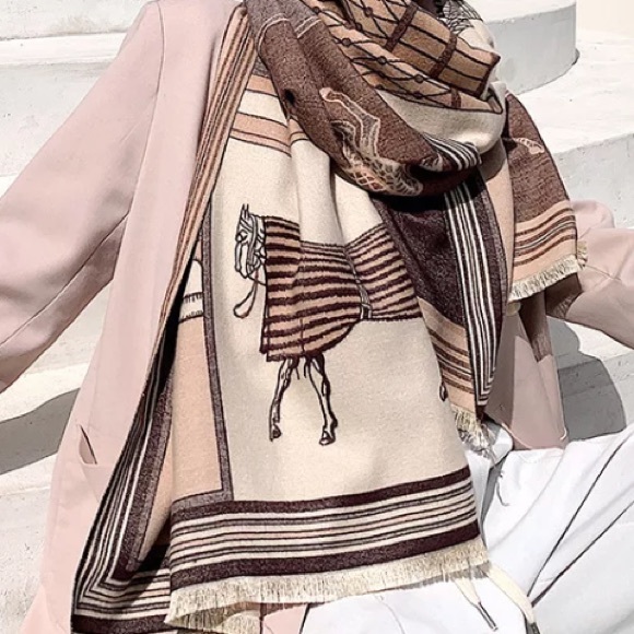 Autumn and Winter Fashion Scarf 🧣 - Picture 2 of 2